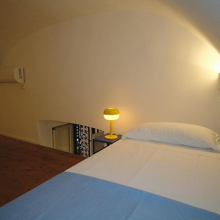 Vico Rooms Наполи Екстериор снимка