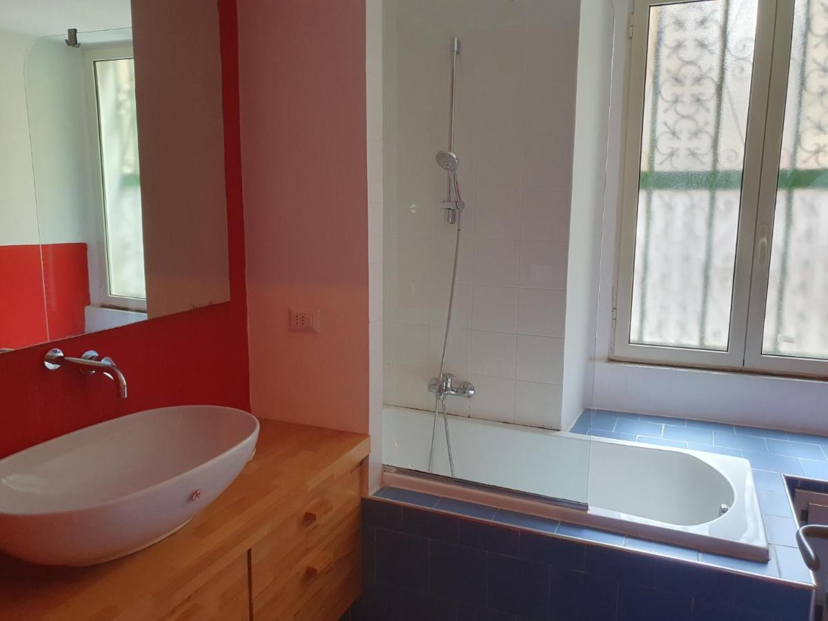 Vico Rooms Наполи Екстериор снимка